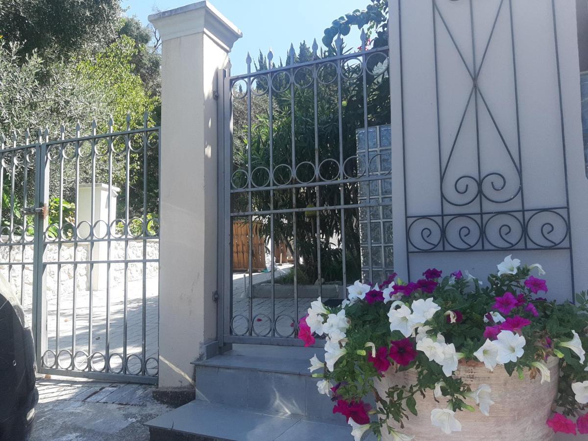 Green Rock - Gardens, Playground And Close To Beach! Villa Agios Gordios (Corfu)