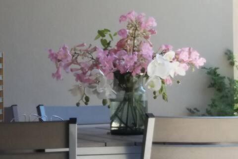 Green Rock - Gardens, Playground And Close To Beach! *